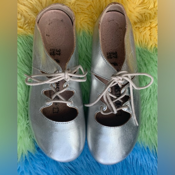 Excellent Condition Pre-Owned, Birkenstock Rye Silver Leather Ballet Flats, Sz 6 - Picture 2 of 9